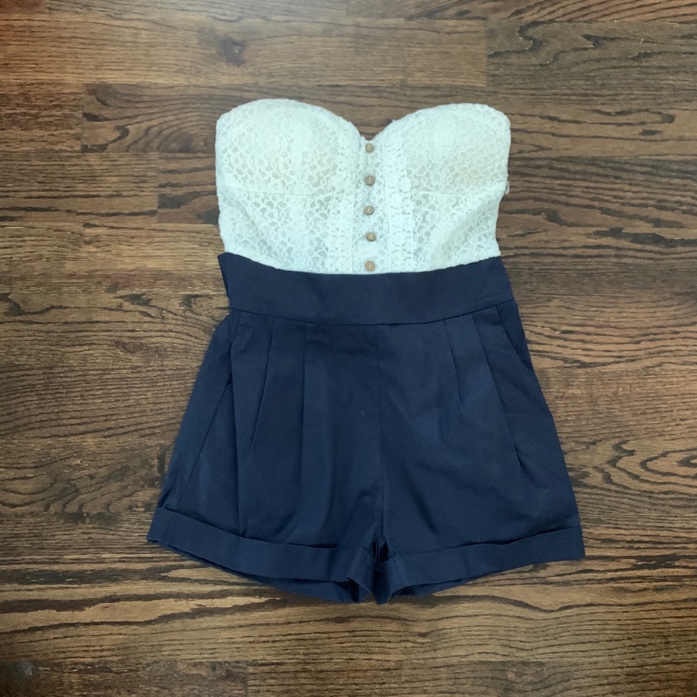 Boho romper brand new- lace and bow tie on back